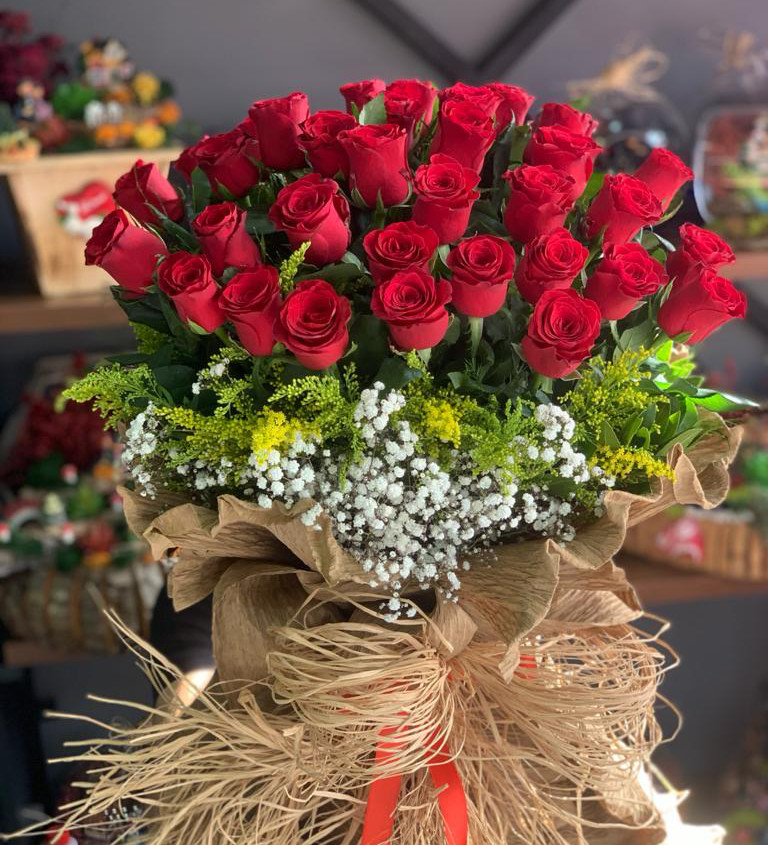 35 Kırmızı Gül Buketi